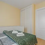 Апартаменты Yellow 3 Bedroom Large For 10 Guests