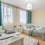 Апартаменты Yellow 3 Bedroom Large For 10 Guests