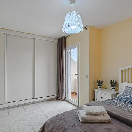 Appartement Yellow 3 Bedroom Large For 10 Guests *