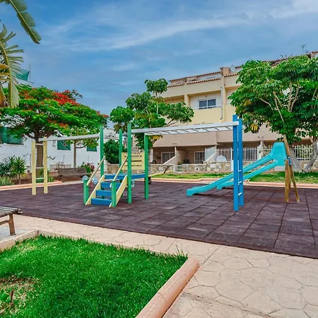 Yellow 3 Bedroom Large For 10 Guests Appartement *