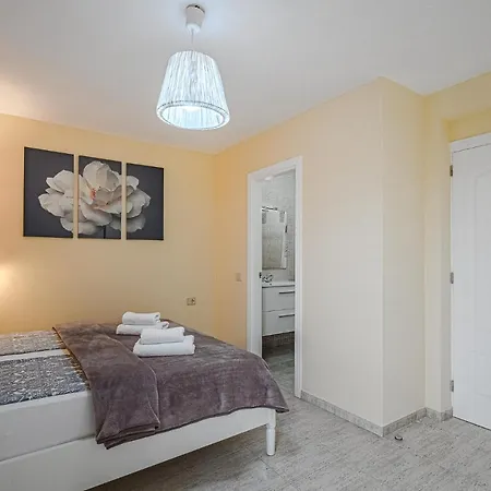 アパート Yellow 3 Bedroom Large For 10 Guests