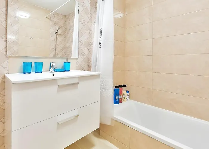 Yellow 3 Bedroom Large For 10 Guests Apartamento