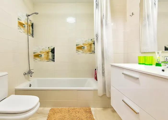 Lägenhet Yellow 3 Bedroom Large For 10 Guests *