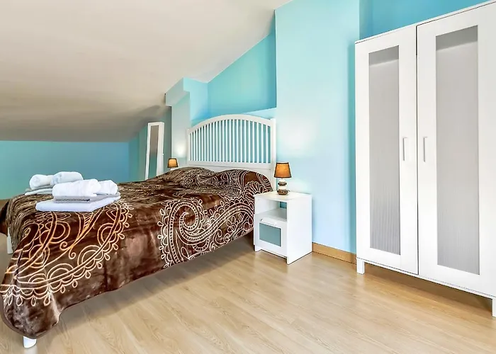 Yellow 3 Bedroom Large For 10 Guests Apartamento