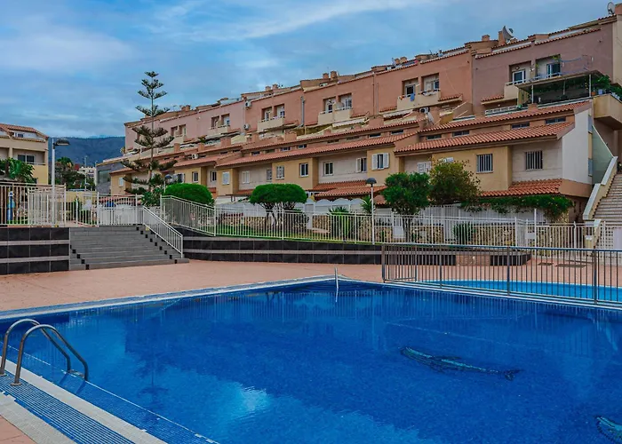 Yellow 3 Bedroom Large For 10 Guests * Costa Adeje (Tenerife)