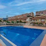 Yellow 3 Bedroom Large For 10 Guests Apartman *