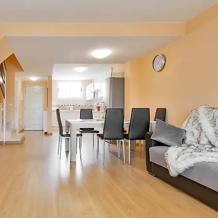 Yellow 3 Bedroom Large For 10 Guests Apartment Costa Adeje (Tenerife)