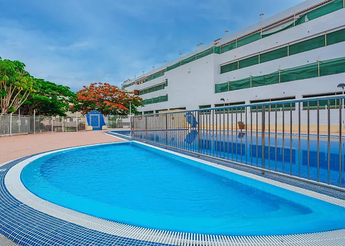 Yellow 3 Bedroom Large For 10 Guests شقة أذيخي