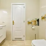 Yellow 3 Bedroom Large For 10 Guests *